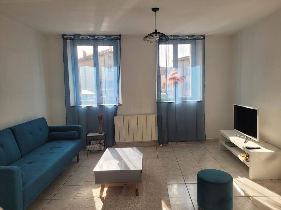 Appartement Sur La Place De Poncin מראה חיצוני תמונה
